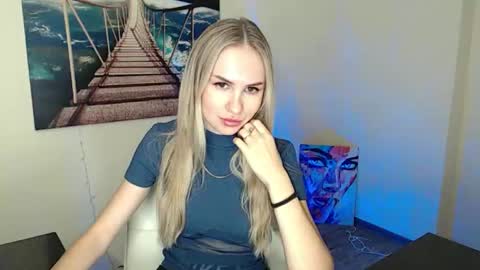 Snapshot of erikagavin chatting on October 27, 2025, 12:53 pm Erika online show from October 27, 2025, 12:53 pm