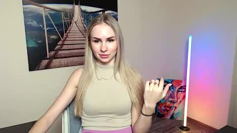 Snapshot of erikagavin chatting on November 14, 2025, 12:59 pm Erika online show from November 14, 2025, 12:59 pm