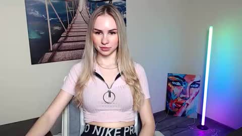 Snapshot of erikagavin chatting on November 28, 2025, 1:14 pm Erika online show from November 28, 2025, 1:14 pm