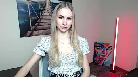 Snapshot of erikagavin chatting on December 5, 2025, 1:09 pm Erika online show from December 5, 2025, 1:09 pm