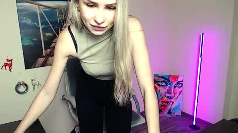 Snapshot of erikagavin chatting on December 20, 2025, 1:18 pm Erika online show from December 20, 2025, 1:18 pm