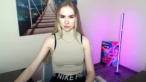 Erika online show from April 1, 2026, 12:06 pm