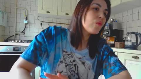 Snapshot of erikagloss chatting on November 17, 2025, 6:52 am ErikaGloss online show from November 17, 2025, 6:52 am