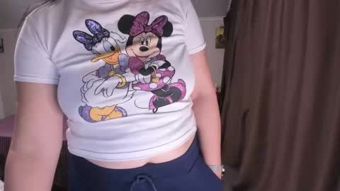 ErikaGold online show from April 16, 2026, 5:03 pm