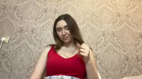 Snapshot of erinnkuhre chatting on May 19, 2026, 5:19 pm Lily online show from May 19, 2026, 5:19 pm
