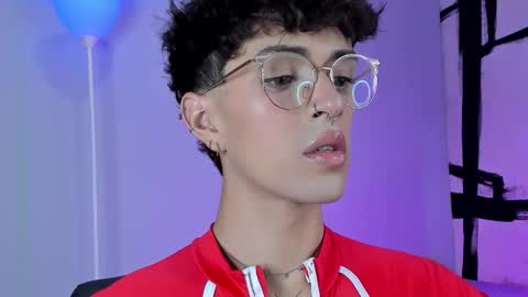   online show from November 5, 2025, 12:38 pm