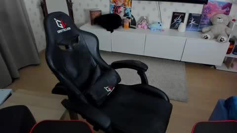 Max online show from February 14, 2025, 4:58 am