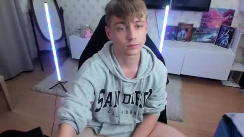 Max online show from September 22, 2025, 1:18 am