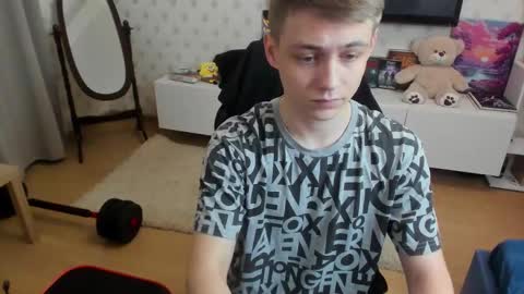 Max online show from December 14, 2025, 1:22 am