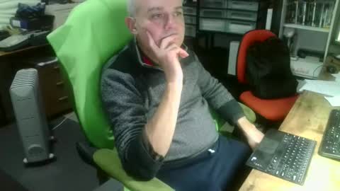 ernello online show from October 26, 2025, 7:20 pm