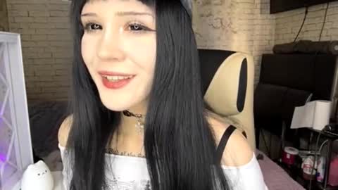 Snapshot of ernestinezalesky chatting on February 12, 2026, 9:04 am Nina online show from February 12, 2026, 9:04 am