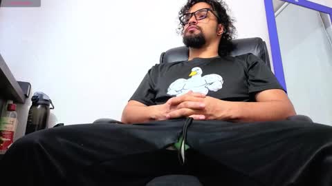 ernesto rodriguez 82 online show from January 14, 2026, 2:06 am