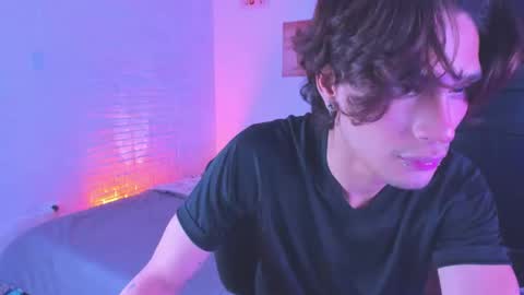 Snapshot of eron_raw chatting on September 22, 2025, 11:29 pm Eron online show from September 22, 2025, 11:29 pm