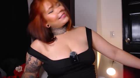 Snapshot of erothopia_ chatting on December 17, 2025, 12:05 am yhoa online show from December 17, 2025, 12:05 am