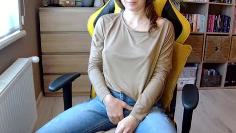Snapshot of erotic_vibe chatting on December 21, 2024, 9:01 am Melissa online show from December 21, 2024, 9:01 am