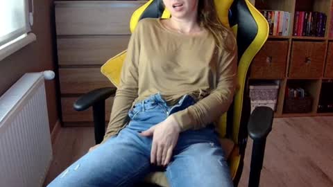 Snapshot of erotic_vibe chatting on December 22, 2024, 8:03 pm Melissa online show from December 22, 2024, 8:03 pm