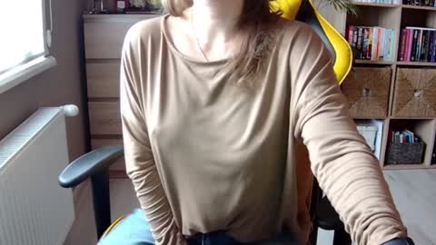 Snapshot of erotic_vibe chatting on December 31, 2024, 8:48 am Melissa online show from December 31, 2024, 8:48 am
