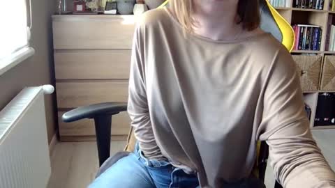 Snapshot of erotic_vibe chatting on February 9, 2025, 2:18 pm Melissa online show from February 9, 2025, 2:18 pm