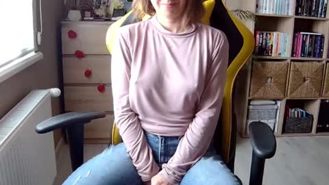 Snapshot of erotic_vibe chatting on February 15, 2025, 10:00 am Melissa online show from February 15, 2025, 10:00 am
