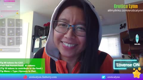 Snapshot of eroticalynn chatting on December 3, 2024, 8:28 pm Lynn online show from December 3, 2024, 8:28 pm