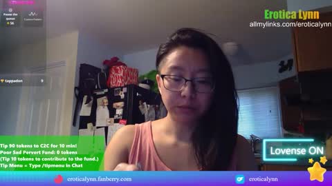Snapshot of eroticalynn chatting on March 5, 2025, 8:00 pm Lynn online show from March 5, 2025, 8:00 pm