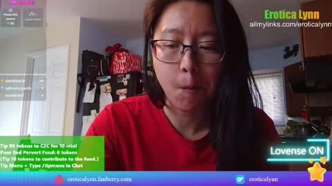 Snapshot of eroticalynn chatting on March 6, 2025, 8:05 pm Lynn online show from March 6, 2025, 8:05 pm