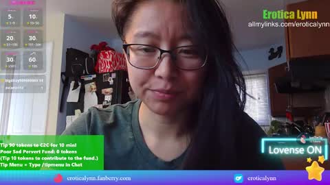 Snapshot of eroticalynn chatting on March 7, 2025, 8:11 pm Lynn online show from March 7, 2025, 8:11 pm