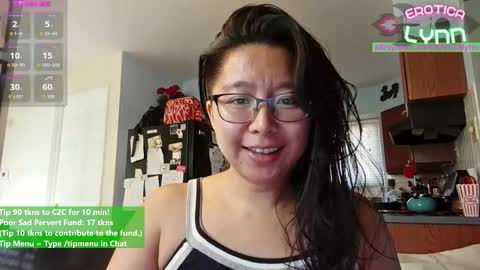 Snapshot of eroticalynn chatting on November 4, 2025, 7:24 pm Lynn online show from November 4, 2025, 7:24 pm