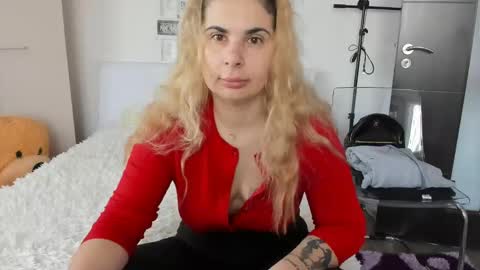 Snapshot of eroticsensualkitty4u chatting on January 7, 2025, 8:13 am eroticsensualkitty4u online show from January 7, 2025, 8:13 am