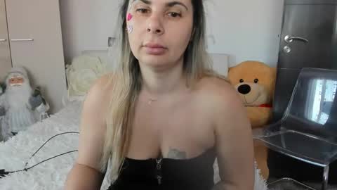 eroticsensualkitty4u online show from February 14, 2026, 9:28 am