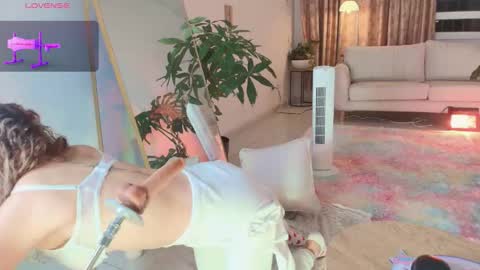 Snapshot of erotik_lady chatting on September 23, 2025, 2:36 am TINY online show from September 23, 2025, 2:36 am