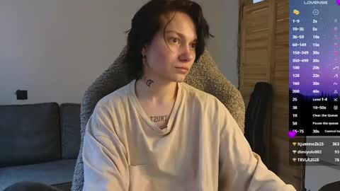 esajukyy online show from March 29, 2026, 9:09 am