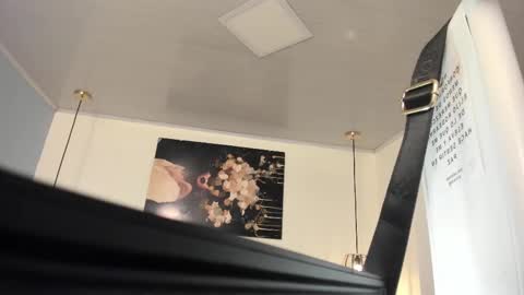 Snapshot of escarleth__ chatting on March 8, 2025, 4:39 pm Escarlet online show from March 8, 2025, 4:39 pm