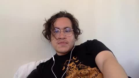 esiiiiiiiiis online show from June 2, 2026, 10:45 pm