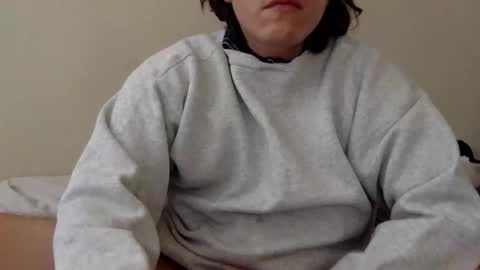 Snapshot of esiiiis chatting on February 14, 2026, 9:44 pm esiiis online show from February 14, 2026, 9:44 pm