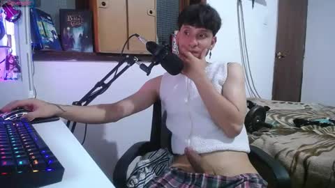 Snapshot of esjrobles chatting on December 6, 2024, 6:04 am Esteban online show from December 6, 2024, 6:04 am