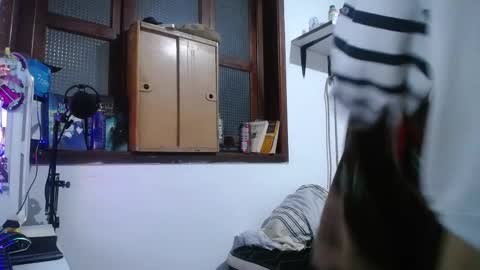 Snapshot of esjrobles chatting on December 16, 2024, 2:36 am Esteban online show from December 16, 2024, 2:36 am