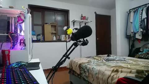 Snapshot of esjrobles chatting on December 31, 2024, 6:16 am Esteban online show from December 31, 2024, 6:16 am