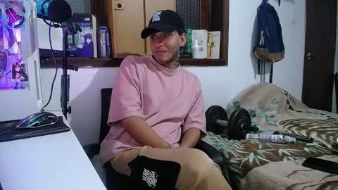 Snapshot of esjrobles chatting on January 29, 2025, 8:51 am Esteban online show from January 29, 2025, 8:51 am