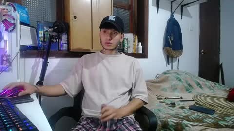Snapshot of esjrobles chatting on February 8, 2025, 4:36 am Esteban online show from February 8, 2025, 4:36 am