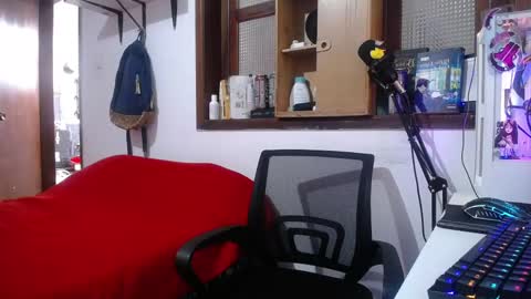 Snapshot of esjrobles chatting on February 21, 2025, 7:10 pm Esteban online show from February 21, 2025, 7:10 pm