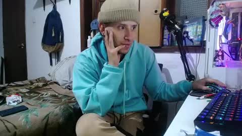 Snapshot of esjrobles chatting on March 8, 2025, 8:22 am Esteban online show from March 8, 2025, 8:22 am