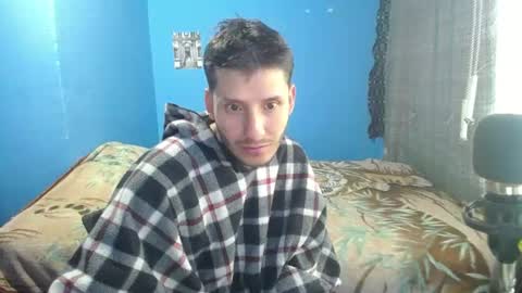 Snapshot of esjrobles chatting on August 2, 2026, 3:10 pm Esteban online show from August 2, 2026, 3:10 pm