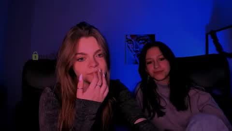 esma_shine online show from November 13, 2025, 2:54 am