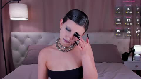 esme_fox online show from May 27, 2026, 6:27 pm