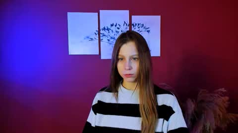 esme_moore_ online show from October 19, 2025, 8:59 am