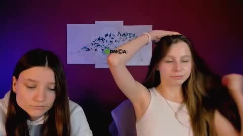 esme_moore_ online show from December 2, 2025, 7:53 pm