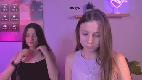 esme_moore_ online show from December 5, 2025, 8:27 pm