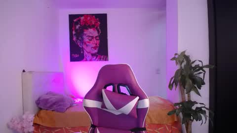 Snapshot of esmeralda098 chatting on January 18, 2026, 4:00 pm Esmeralda online show from January 18, 2026, 4:00 pm