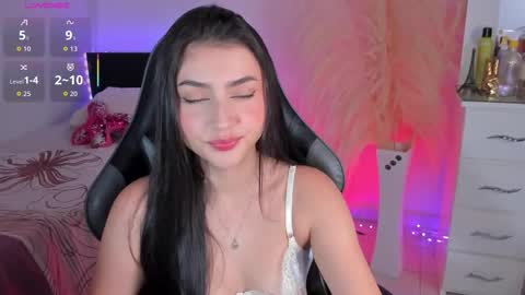 Snapshot of esmeralda_colllins chatting on December 19, 2025, 3:41 pm Esmeralda online show from December 19, 2025, 3:41 pm